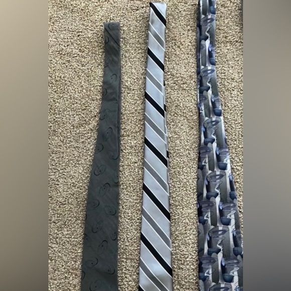 Bundle of 3 Men’s Gray With Print Neckties - Picture 4 of 4